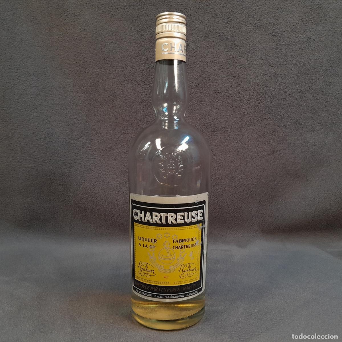 Coleccionismo de vinos y licores: BOTELLA DE LICOR CHARTREUSE AMARILLO (FABRICACI&Oacute;N EN TARRAGONA). SIGLO XX