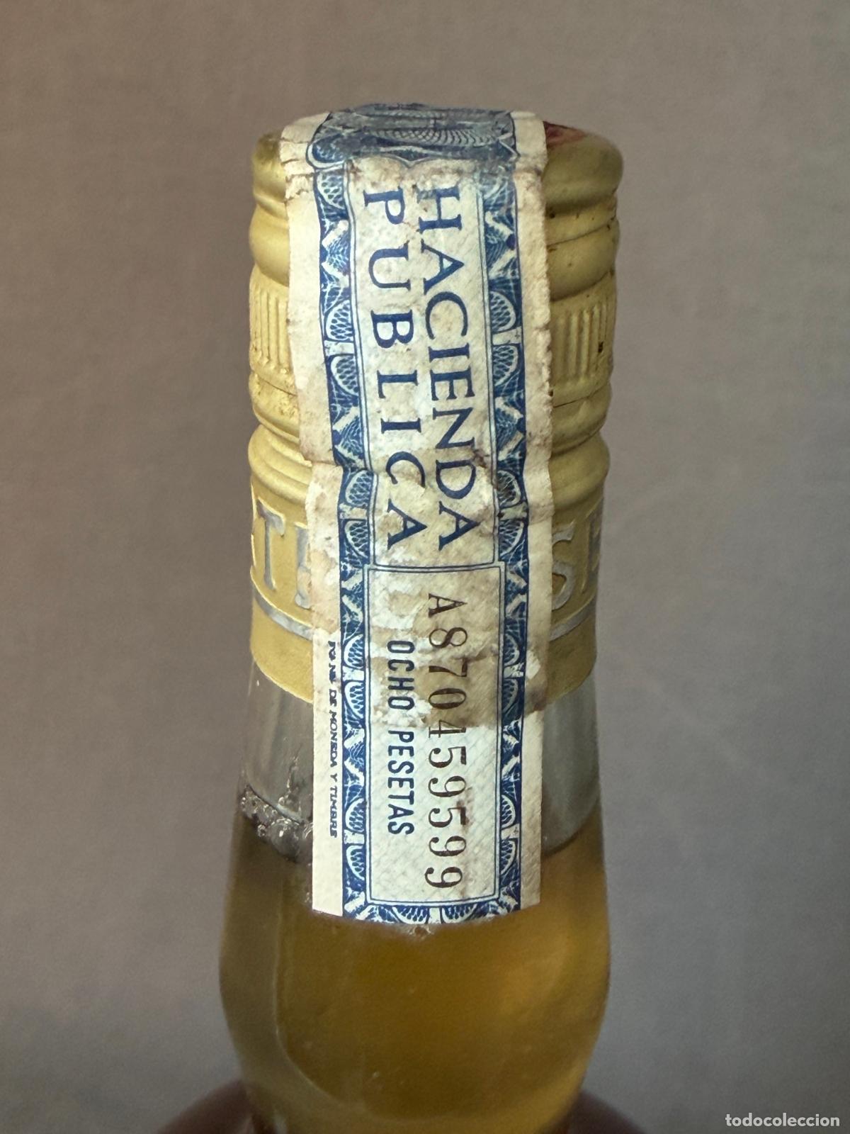 Coleccionismo de vinos y licores: Chartreuse , Tarragona , 75 cl . 8 pesetas , 40 grados , sellada