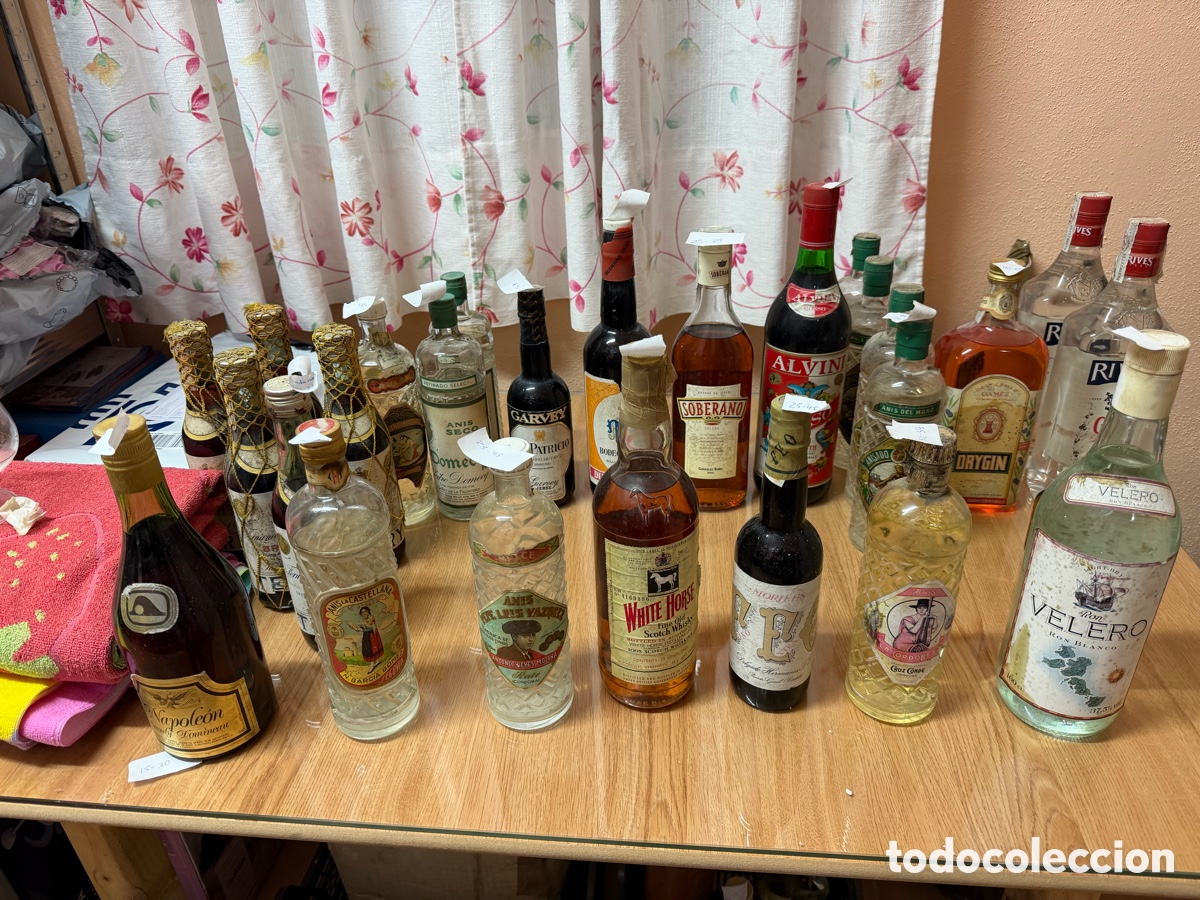 Coleccionismo de vinos y licores: Lote botellas Antiguas para colecci&oacute;n