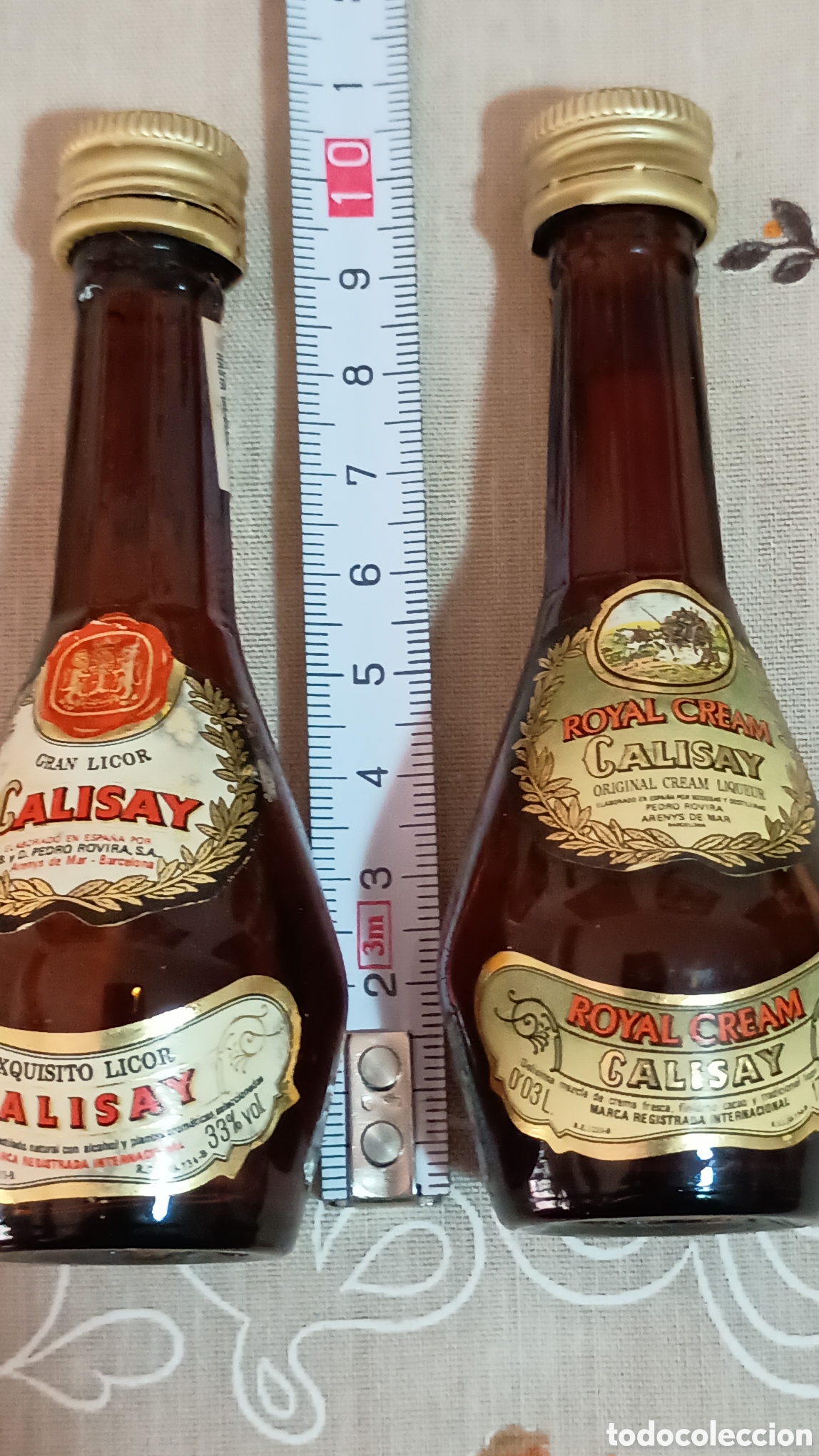 Coleccionismo de vinos y licores: 2Botellitas calisay, original y crema