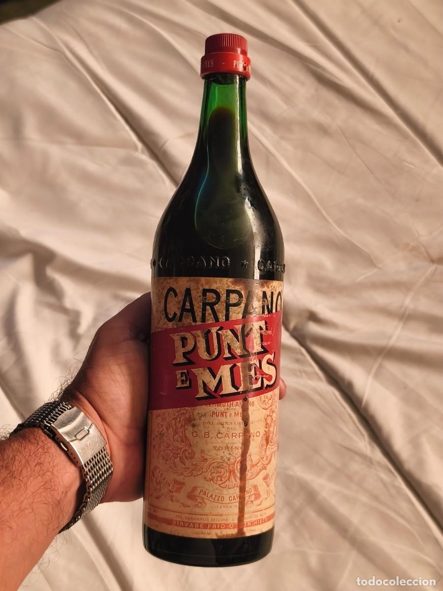 Coleccionismo de vinos y licores: Carpano Punt e Mes . 1970 . vintage. Llena y precintada . vermut amargo italiano cl&aacute;sico