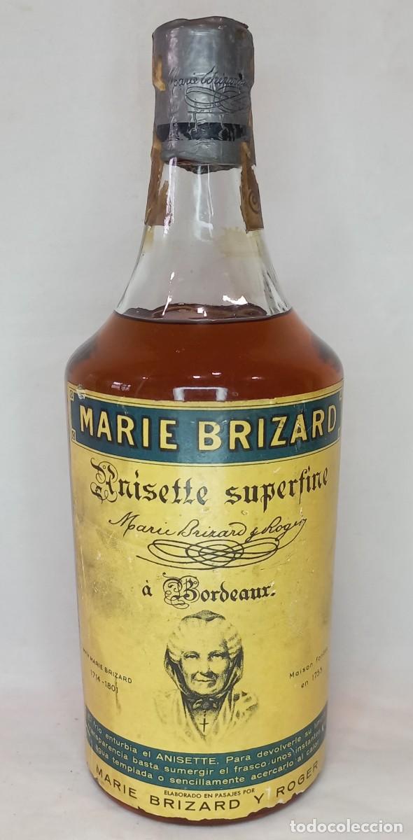 Coleccionismo de vinos y licores: ANTIGUA BOTELLA DE 750cc DE ANISETTE SUPERFINE POR MARIE BRIZARD - A&Ntilde;OS 50