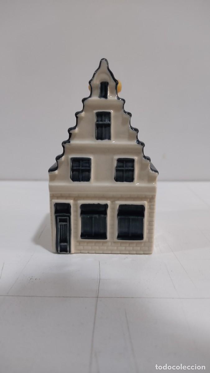 Coleccionismo de vinos y licores: 1219 CASITA DE AMSTERDAM REALIZADA EN PORCELANA BLUE DELFS PARA KLM, A&Ntilde;OS 80