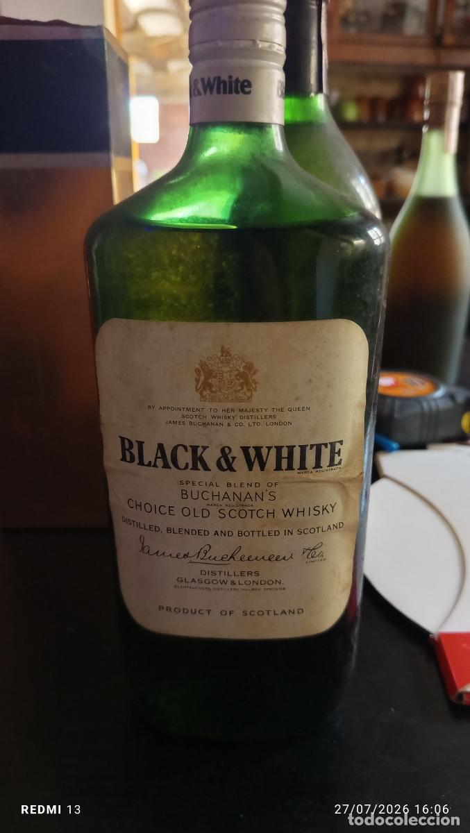 Coleccionismo de vinos y licores: 1 botella de whisky black &White, Buchanana's