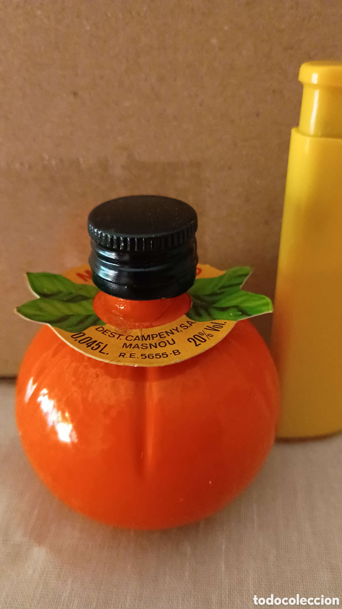 Coleccionismo de vinos y licores: Botellita licor de mandarina Masnou