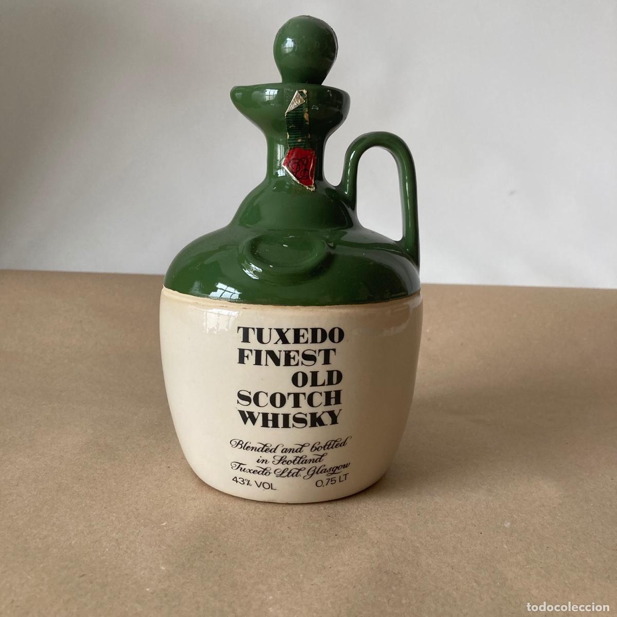 Coleccionismo de vinos y licores: BOTELLA CER&Aacute;MICA CANECA, TUXEDO FINEST OLD SCOTCH WHISKY, 0,75 CL, GLASGOW, VAC&Iacute;A