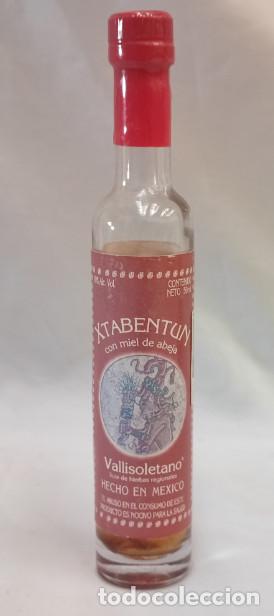 Coleccionismo de vinos y licores: BOTELLIN DE LICOR MAYA XTABENTUN, VALLISOLETANO YUCATAN 2003, CRISTAL LLENA
