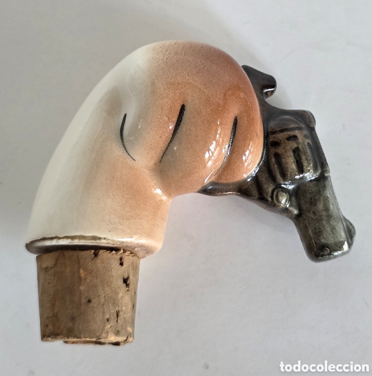 Colecionismo de vinhos e licores: Tap&oacute;n de Corcho y Porcelana con Figura de Mano empu&ntilde;ando Pistola Rev&oacute;lver - Licor Botella Decoraci&oacute;n