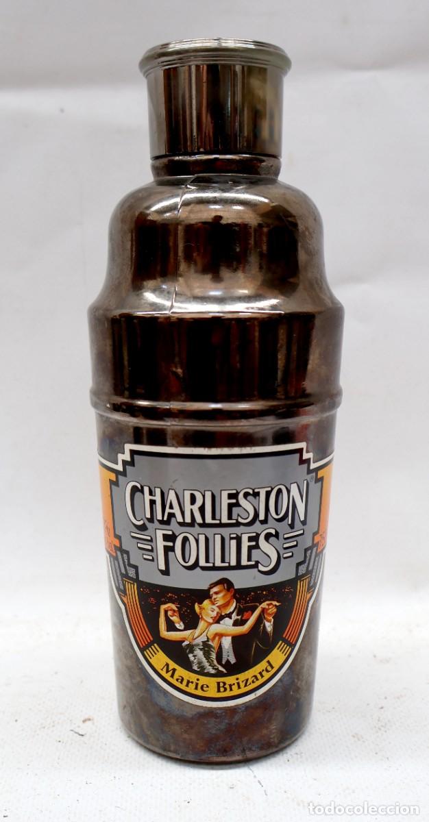 Collection of wines and liquors: BOTELLA DE LICOR CHARLESTON FOLLIES. MARIE BRIZARD
