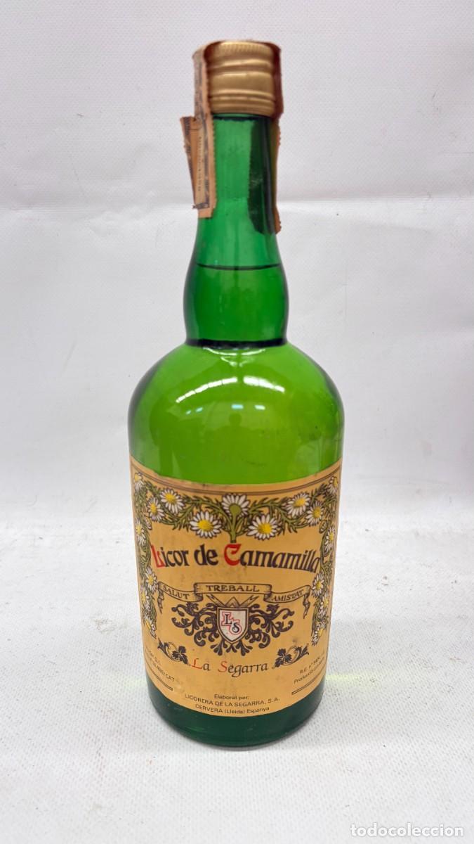 Coleccionismo de vinos y licores: BOTELLA LICOR DE CAMAMILLA LA SEGARRA CERVERA LLEIDA PRECINTADA