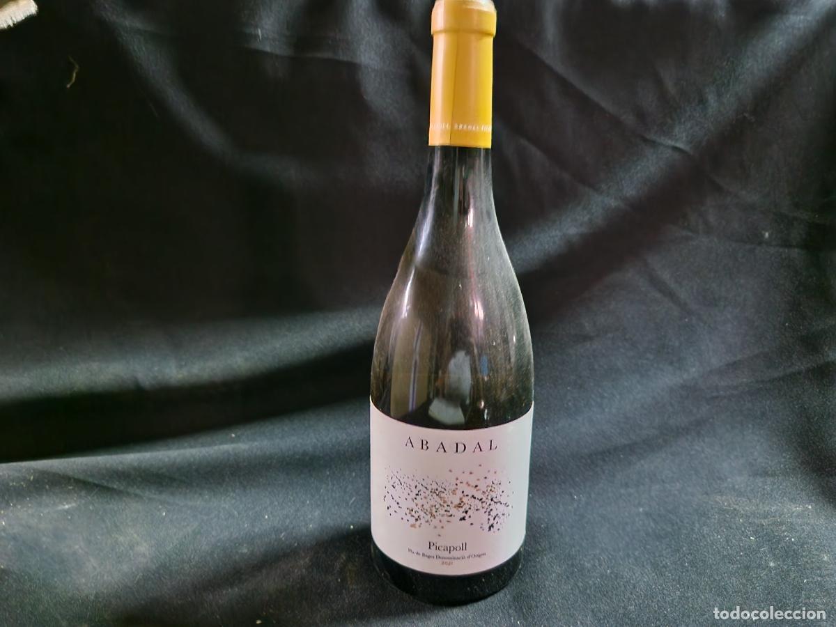Collection of wines and liquors: BONITA BOTELLA DE LICOR. ABADAL PICAPOL 2021
