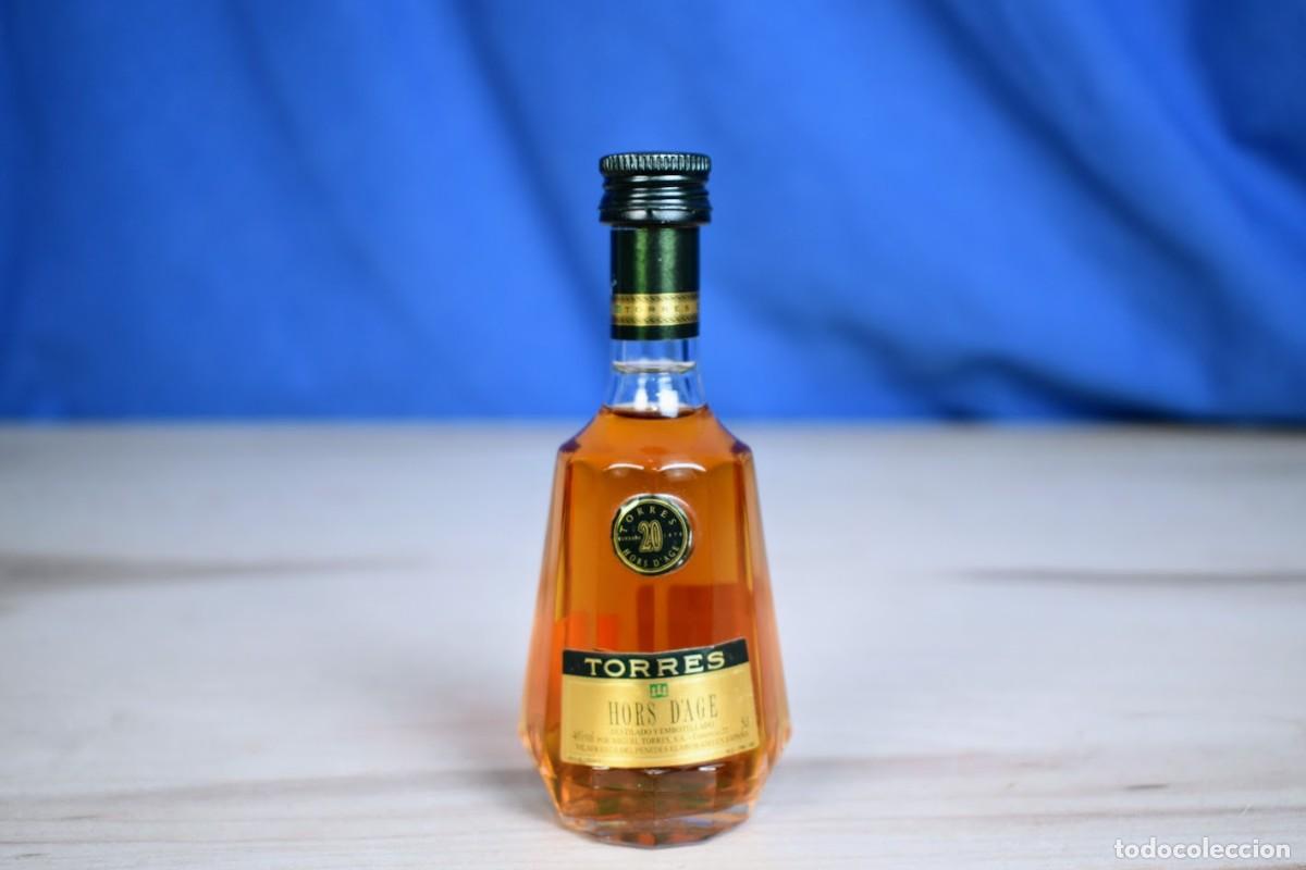 Coleccionismo de vinos y licores: Botellin Brandy Torres 20 Hors D&acute;Age - Foto 1
