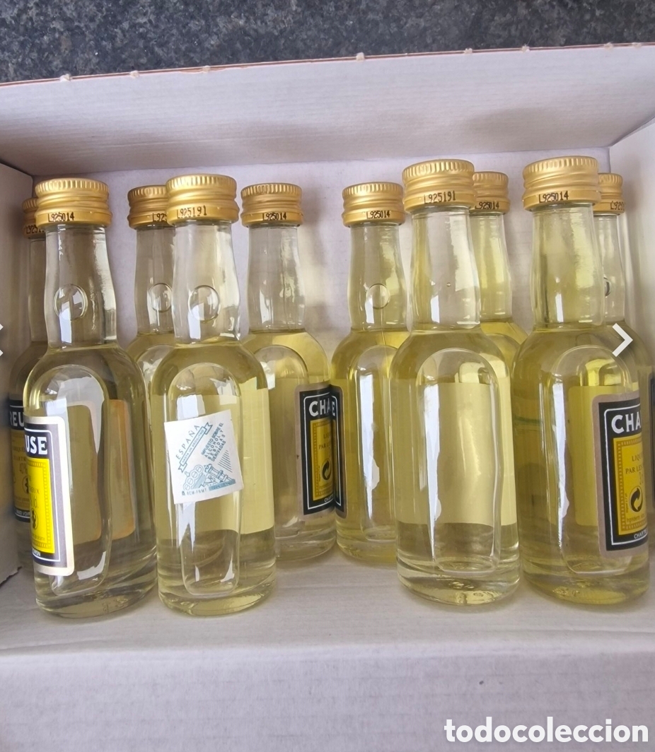 Coleccionismo de vinos y licores: Botellitas de chartreuse coleccion - Foto 4