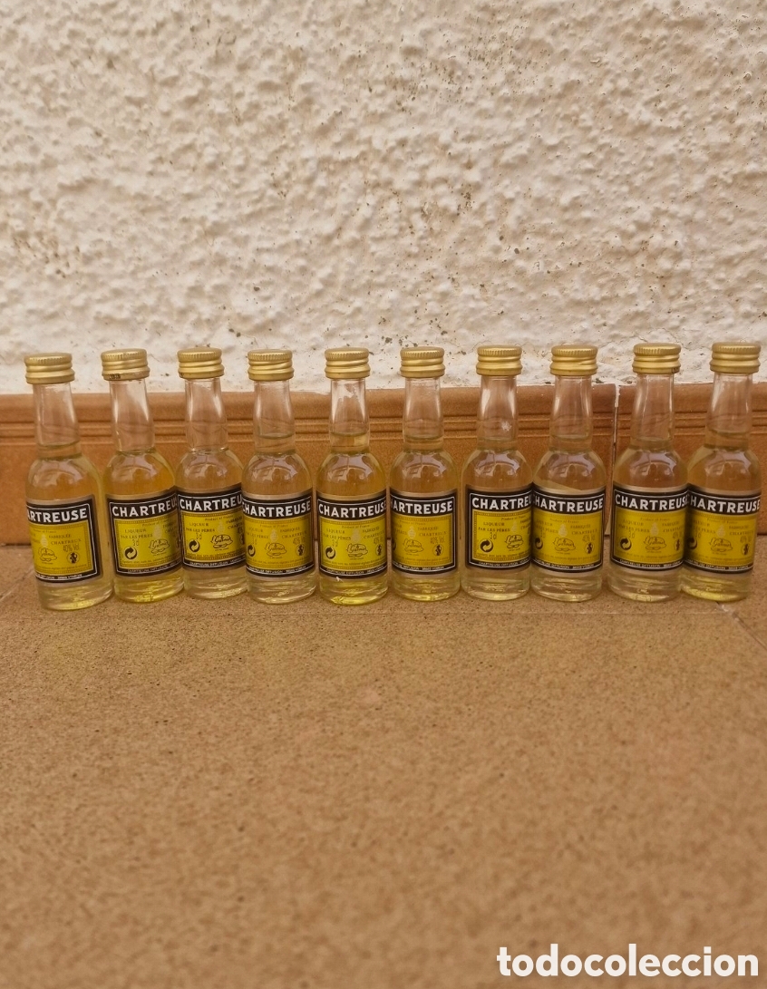 Coleccionismo de vinos y licores: Botellitas de chartreuse coleccion - Foto 1