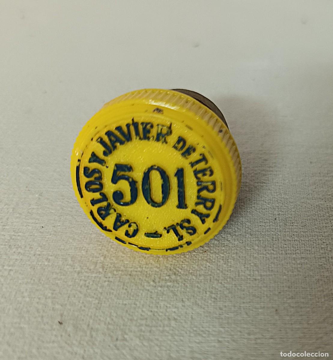 Coleccionismo de vinos y licores: ANTIGUO TAP&Oacute;N AMARILLO BRANDY 501 DE TERRY