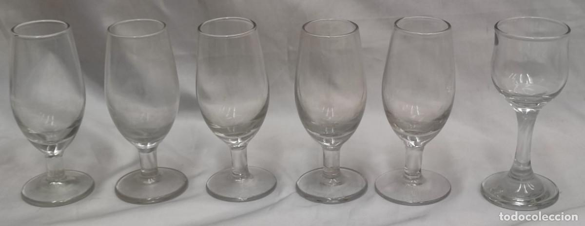 Coleccionismo de vinos y licores: LOTE DE 6 PEQUE&Ntilde;AS COPAS ANTIGUAS PARA VINO FINO Y LICOR, 11,5 CM DE ALTAS