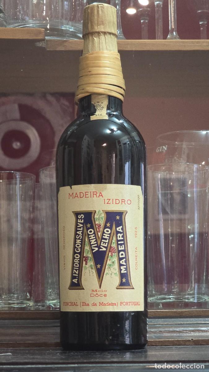 Coleccionismo de vinos y licores: Vino Madeira Izidro Gon&ccedil;alves Velho Colheita 1928 Meio Doce Precintado