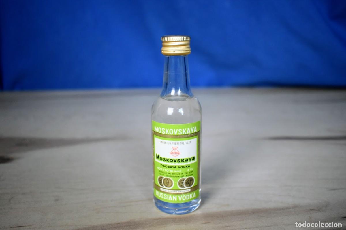 Coleccionismo de vinos y licores: Antiguo botell&iacute;n Vodka MoskvsKaya Osobaya Hecho en la URSS