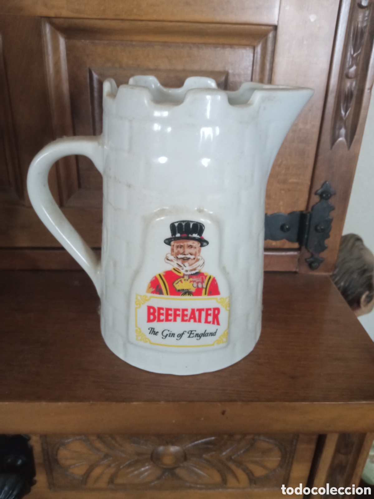 Coleccionismo de vinos y licores: Jarra para agua de Ginebra Beefeater, 16 cm de altura