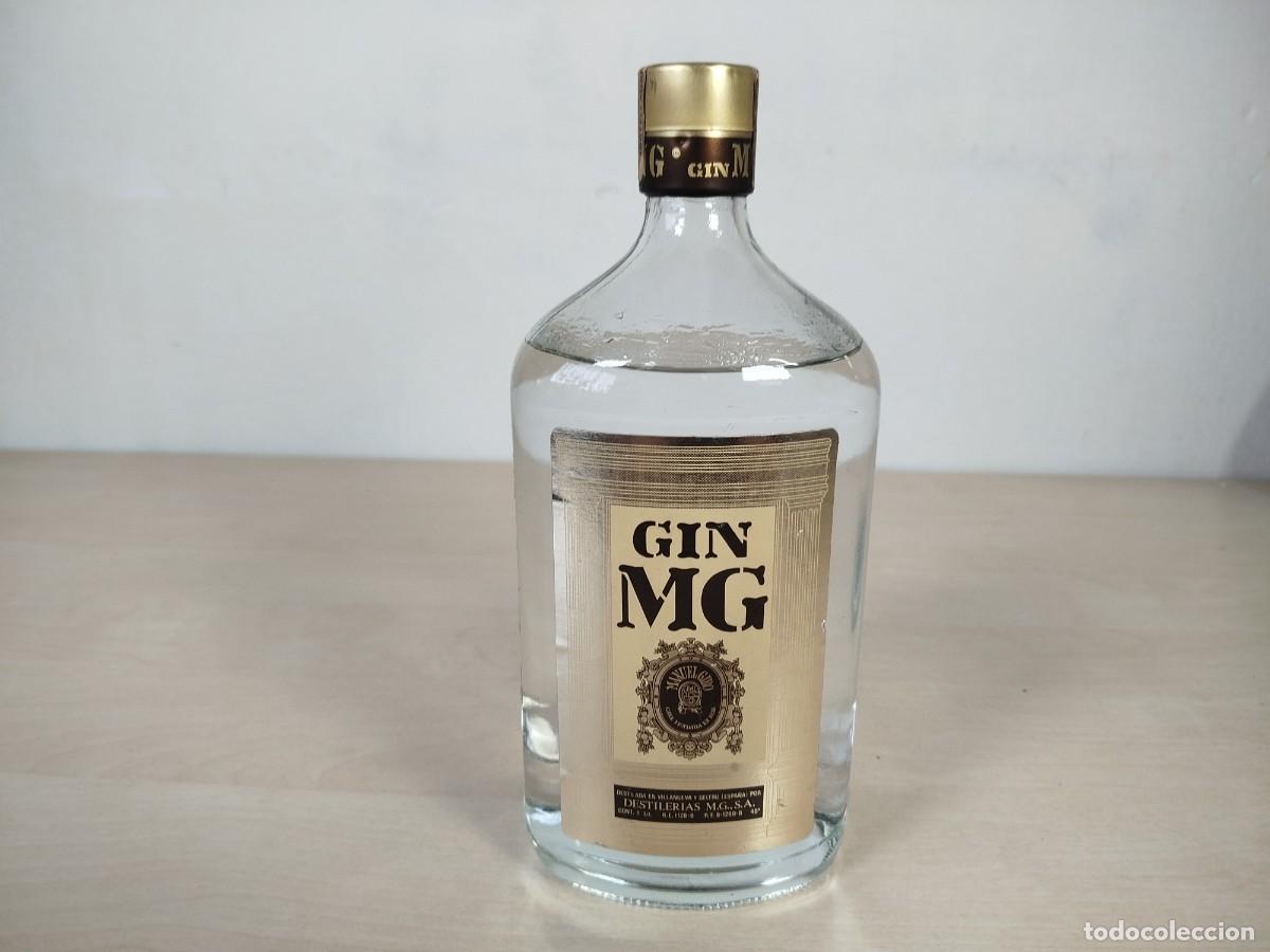 Coleccionismo de vinos y licores: Botella Gin MG sin abrir