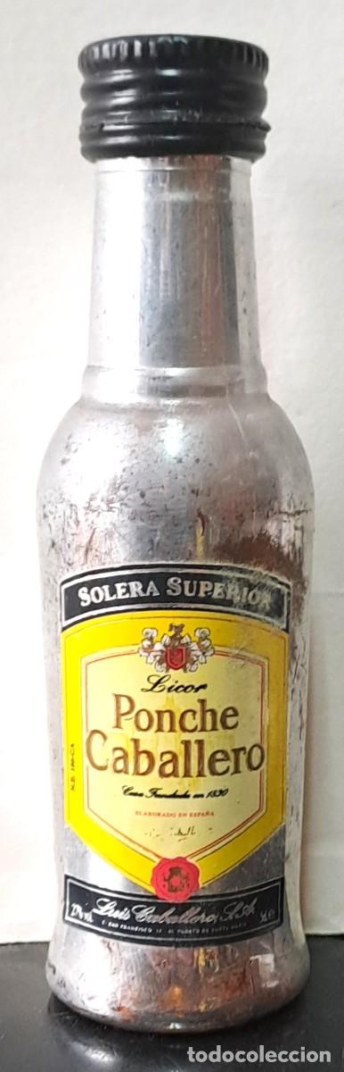 Coleccionismo de vinos y licores: BOTELLIN DE PONCHE CABALLERO. PRECINTADO, CON FALTA DE LIQUIDO. RF-6539