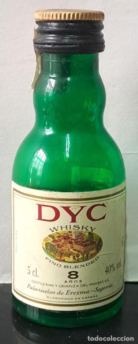 Coleccionismo de vinos y licores: BOTELLIN WHISKY DYC 8 A&Ntilde;OS, ESTA PRECINTADO, FALTO DE LIQUIDO. RF-6549