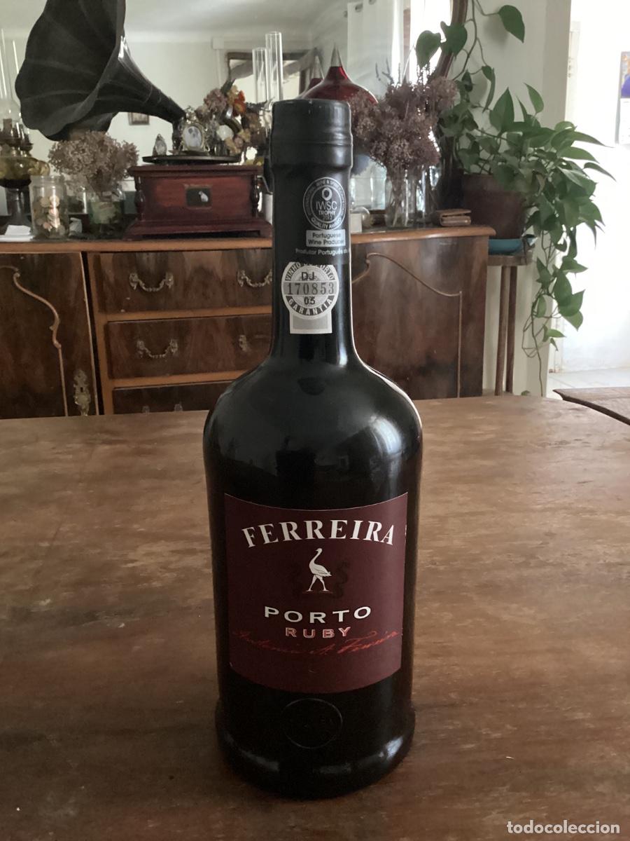 Coleccionismo de vinos y licores: BOTELLA LICOR FERREIRA PORTO RUB&Iacute;. CERRADA PRECINTADA.