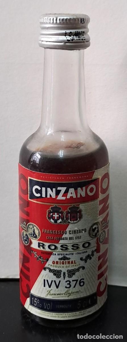 Coleccionismo de vinos y licores: BOTELLIN CINZANO ROSSO. PRECINTADO. RF-6559