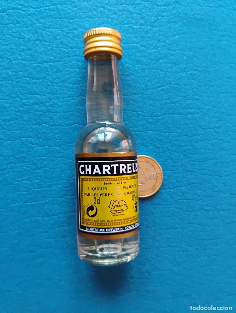 Coleccionismo de vinos y licores: BOTELLIN CHARTREUSE AMARILLO 3CL. SIN ABRIR - VOIRON FRANCE