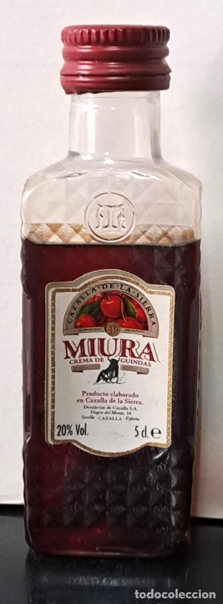 Coleccionismo de vinos y licores: BOTELLIN CREMA DE GUINDA MIURA. PRECINTADO. RF-6565