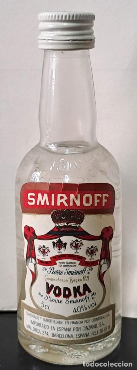 Coleccionismo de vinos y licores: BOTELLIN VODKA, AMIRNOFF. PRECINTADO. RF-6566