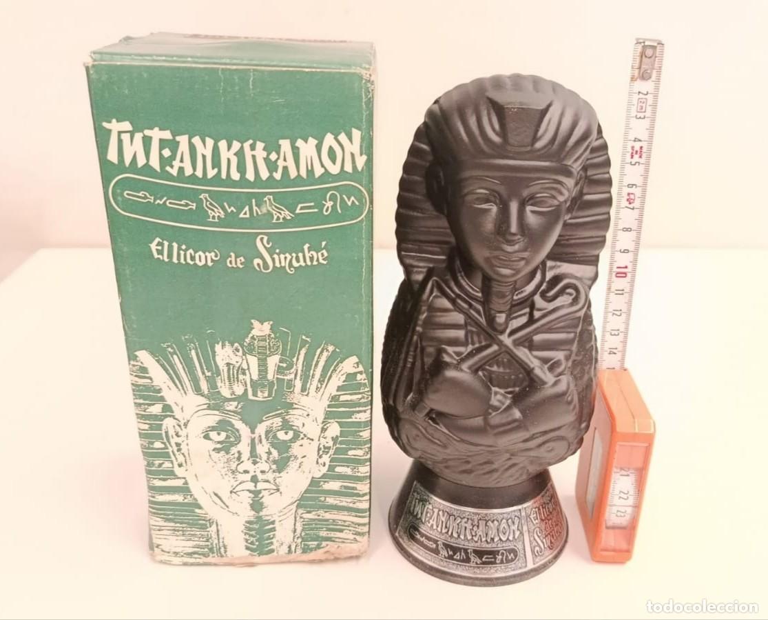 Coleccionismo de vinos y licores: Antigua Botella Licor de Sinuh&eacute; - Tutankhamon (A&ntilde;os 70) con Caja Original