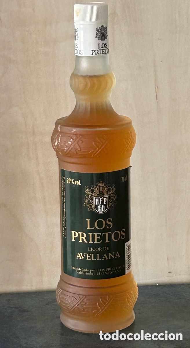 Coleccionismo de vinos y licores: LICOR DE AVELLANA LOS PRIETOS. LE&Oacute;N. BOTELLA DE 70 cl. ENTERA Y SIN ABRIR