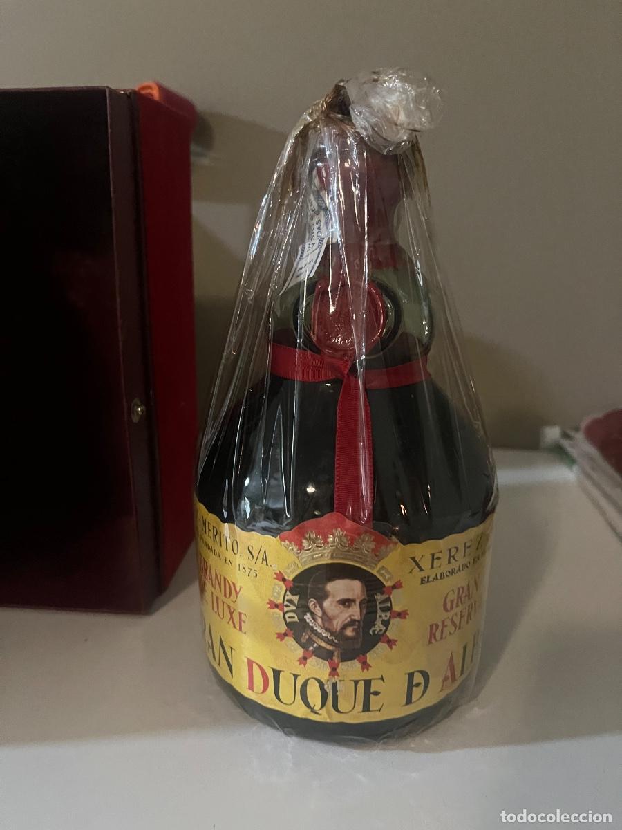 Collectionnisme de vins et liqueurs: Brandy antiguo Gran Duque de Alba D&iacute;ez-M&eacute;rito precintado con caja.