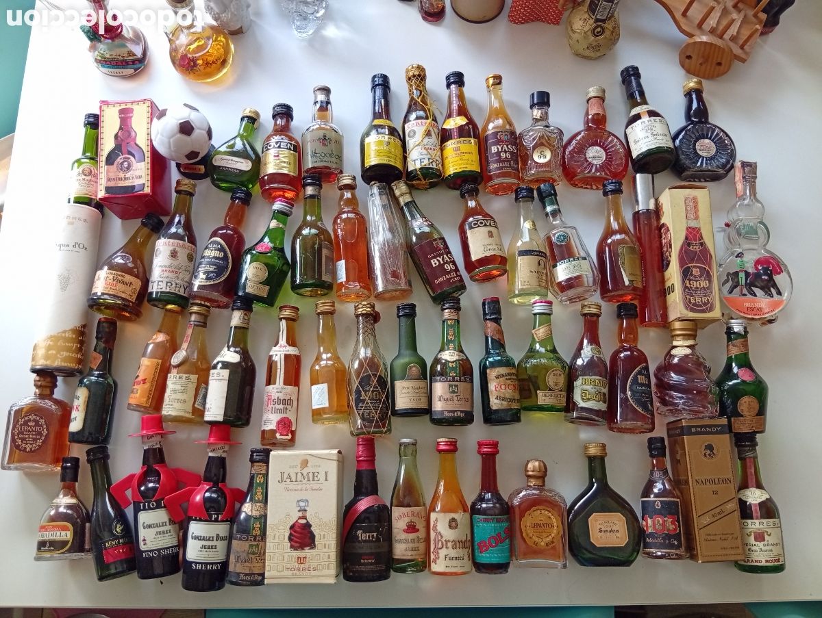 Coleccionismo de vinos y licores: Miniaturas de botellas de cognac, Jerez, brandys