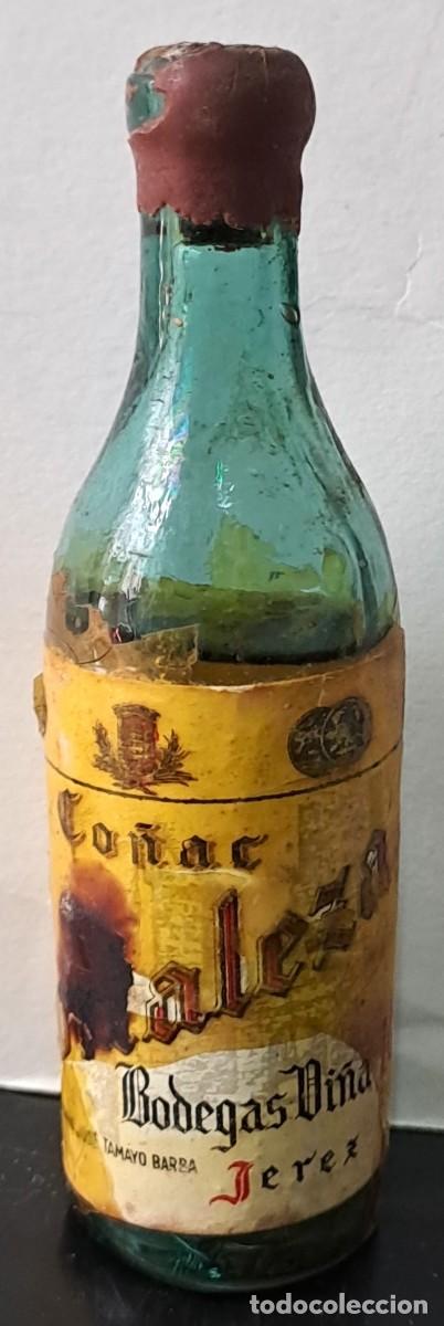 Coleccionismo de vinos y licores: BOTELLIN CO&Ntilde;AC FORTALEZA,BODEGAS VI&Ntilde;A JEREZ. LE FALTA LIQUIDO POR EVAPORACION. RF-6585