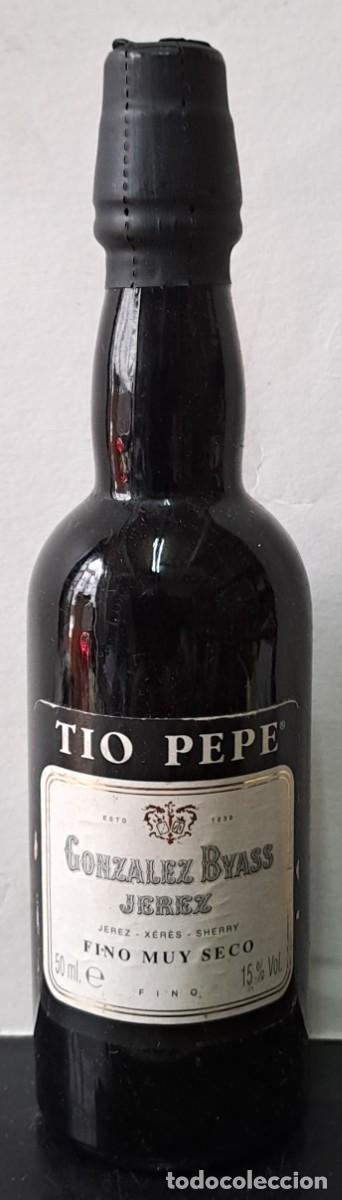 Coleccionismo de vinos y licores: BOTELLIN FINO MUY SECO, TIO PEPE. GONZALEZ BYASS JEREZ. PRECINTADO. RF-6588