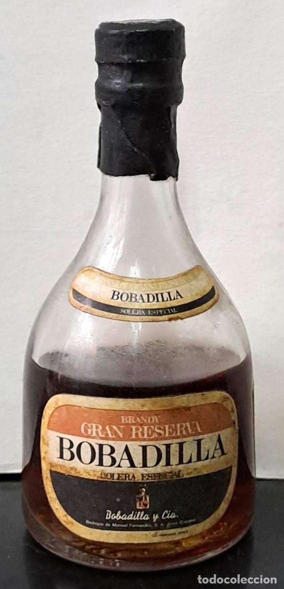 Coleccionismo de vinos y licores: BOTELLIN BRANDY BOBADILLA, GRAN RESERVA. PRENCINTADO Y CON FALTA DE LIQUIDO POR EVAPORACION. RF-6610