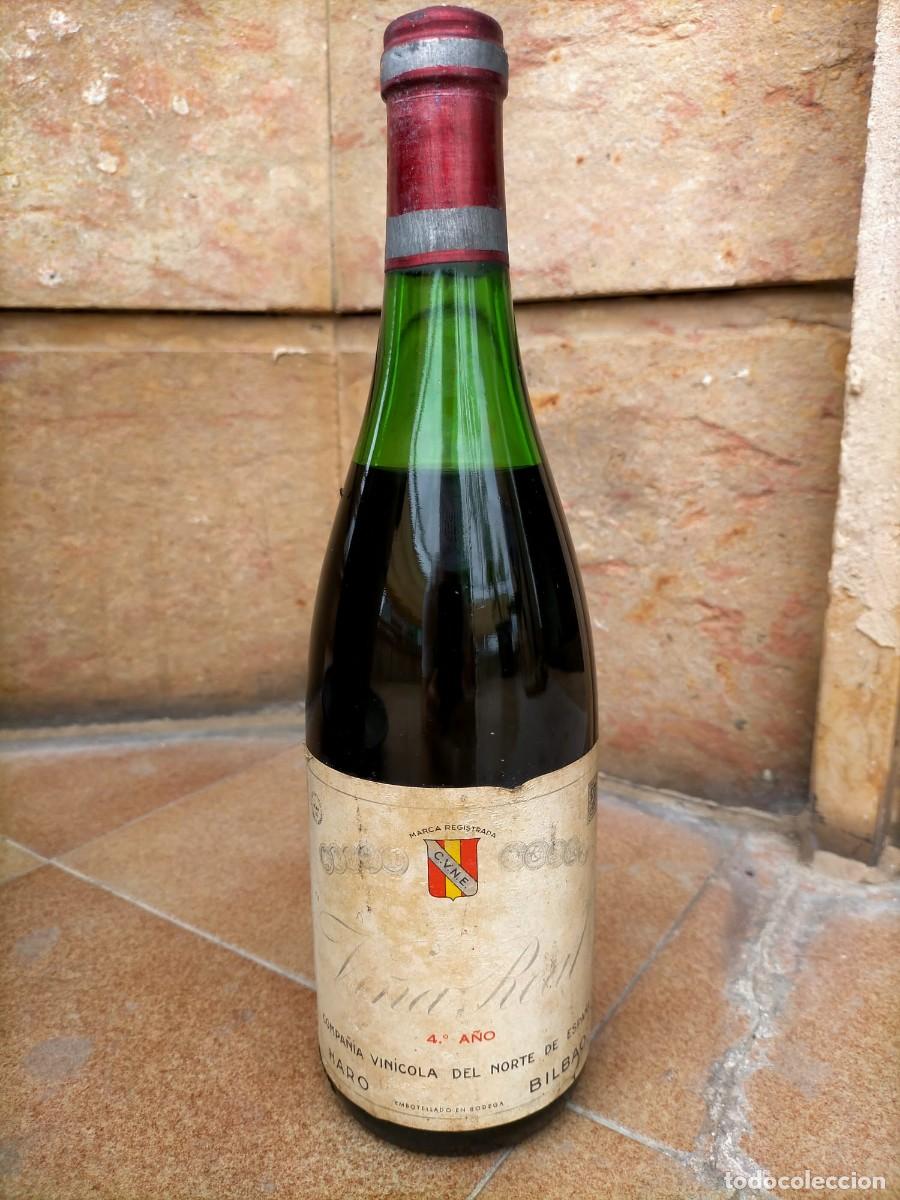 Collection of wines and liquors: Antigua Botella de vino sin abrir Rioja Vi&ntilde;a Real CUNE/CVNE cuarto a&ntilde;o.