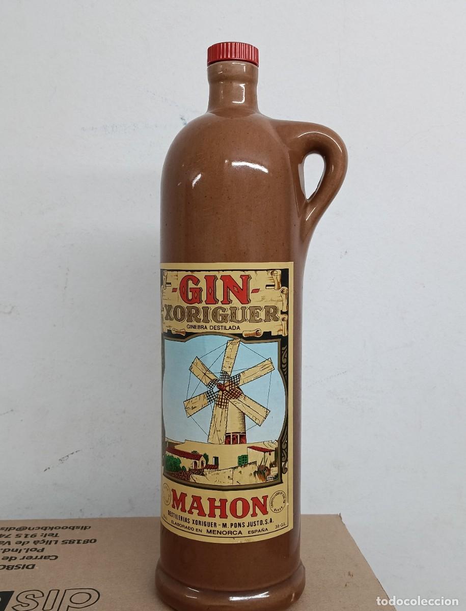 Coleccionismo de vinos y licores: Botella de cer&aacute;mica. Gin Xoriguer. Mah&oacute;n. Menorca. Tap&oacute;n original