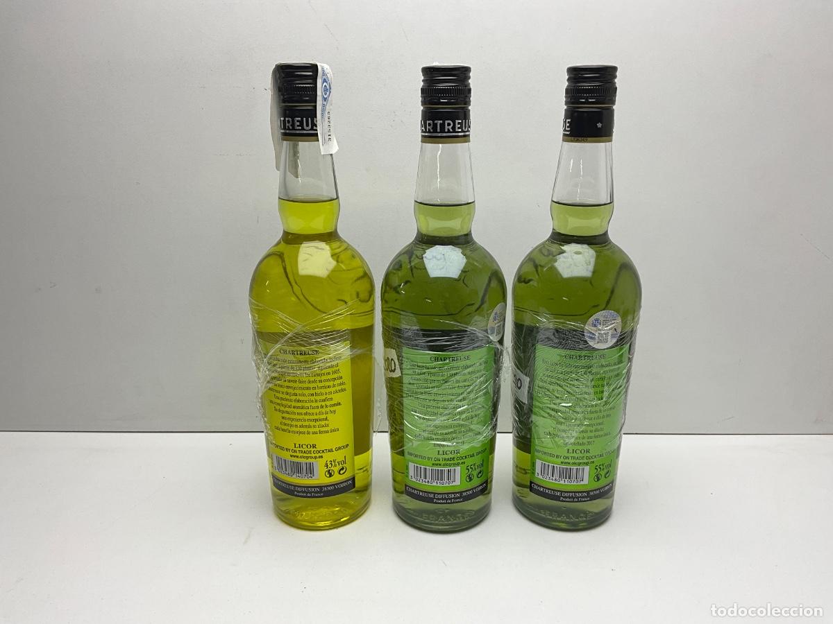 Coleccionismo de vinos y licores: 3 BOTELLAS DE CHARTREUSE VOIRON FRANCIA - 70 cl -43&deg; AMARILLO Y 55&deg; VERDE - A&Ntilde;O DE FABRICACION 2020