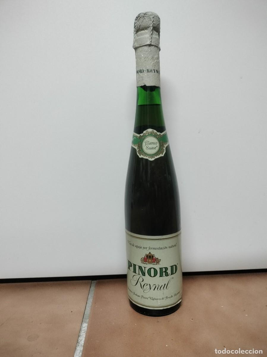 Coleccionismo de vinos y licores: Antigua botella de vino Pinord Reynal