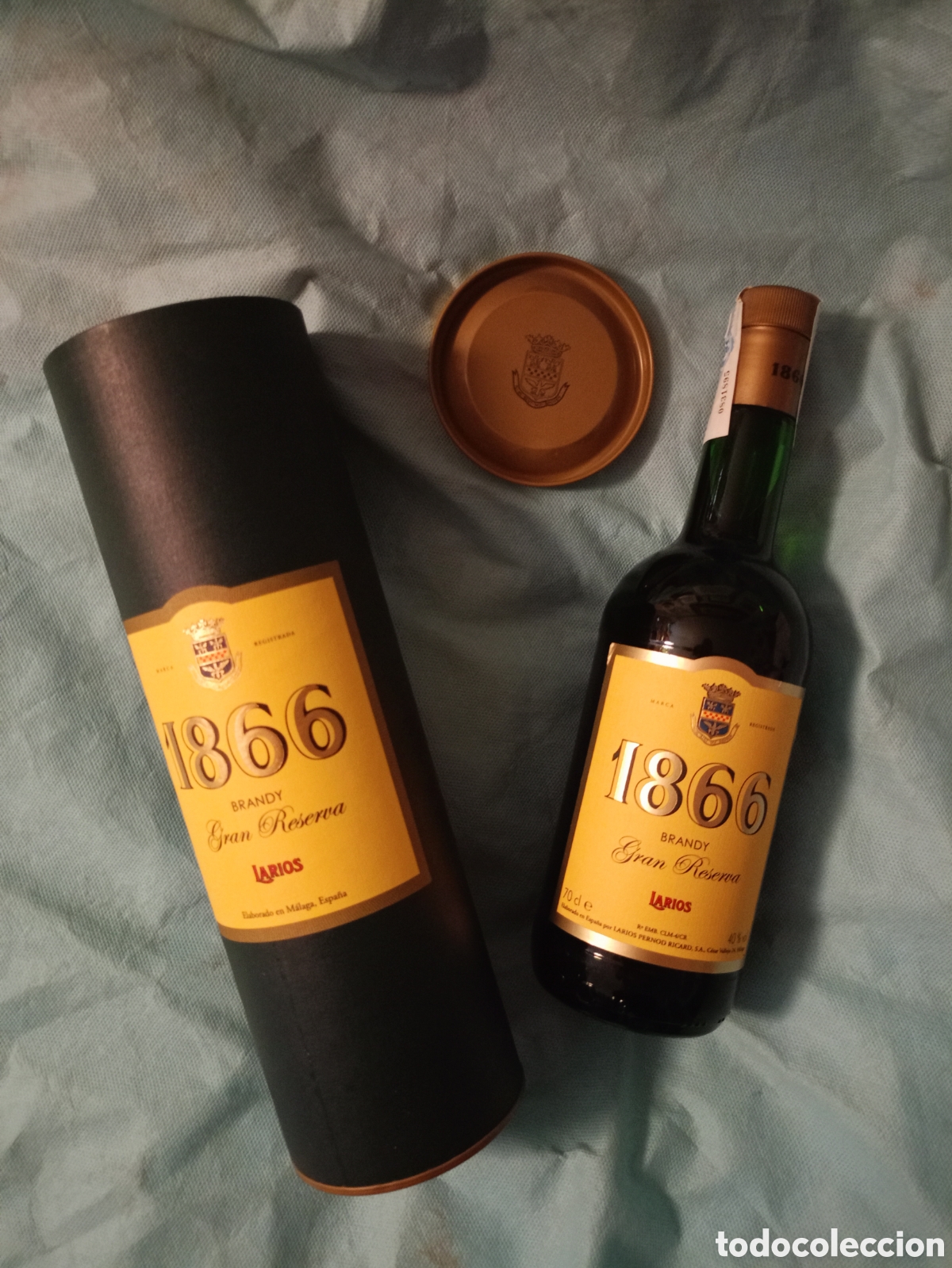Coleccionismo de vinos y licores: BOTELLA BRANDY LARIOS 1866, DISE&Ntilde;O ANTIGUO.