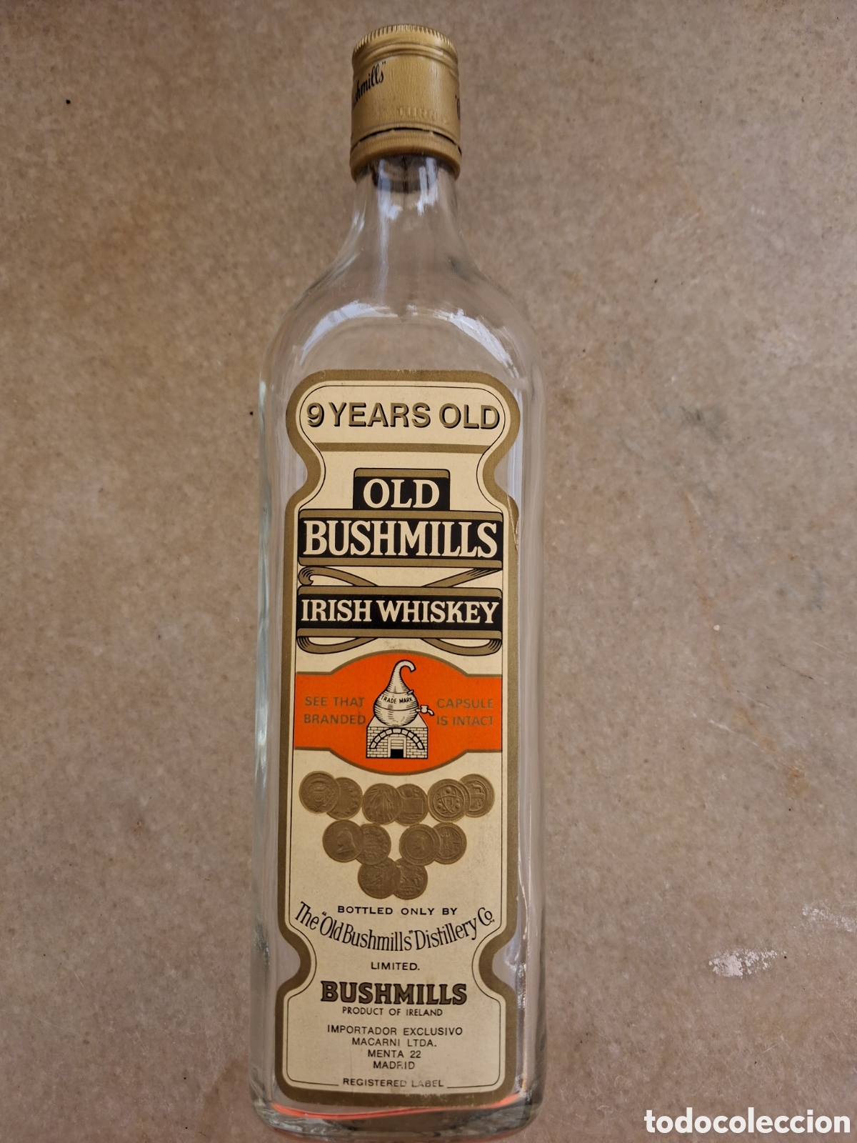 Coleccionismo de vinos y licores: Botella Old Bushmills Irish Whiskey de 9 a&ntilde;os