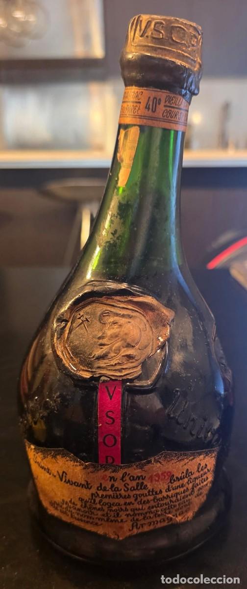 Coleccionismo de vinos y licores: Saint-Vivant de la Salle VSOP Armagnac &ndash; Exposition Universelle 1937 &ndash; Botella antigua precintada