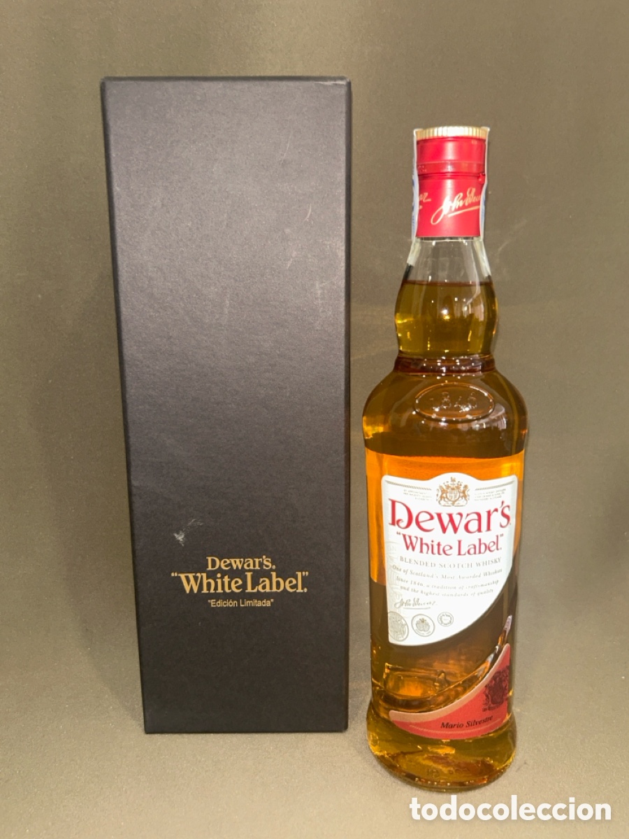Sammlung von Weinen und Lik&ouml;ren: BOTELLA DE WHISKY DEWAR&rsquo;S &ldquo;WHITE LABEL&rdquo;BLENDED SCOTCH WHISKY&rdquo;