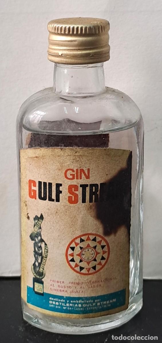 Coleccionismo de vinos y licores: BOTELLIN GIN GULF STREAM. PECINTADO. RF-6624