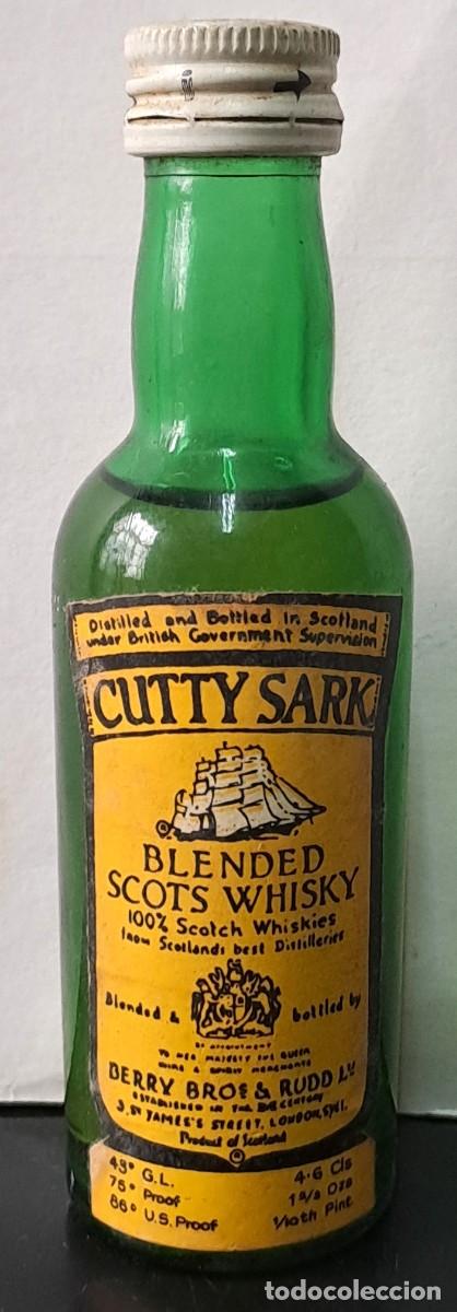 Coleccionismo de vinos y licores: BOTELLIN SCOTS WHISKY CUTTY SARK. PECINTADO. RF-6629