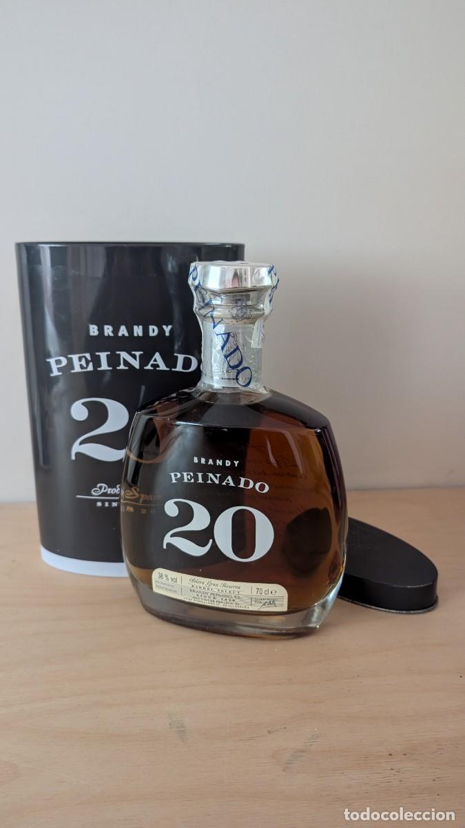 Coleccionismo de vinos y licores: Botella Brandy Peinado 20 A&ntilde;os Solera Gran Reserva con Estuche Original de Lata - Coleccionismo