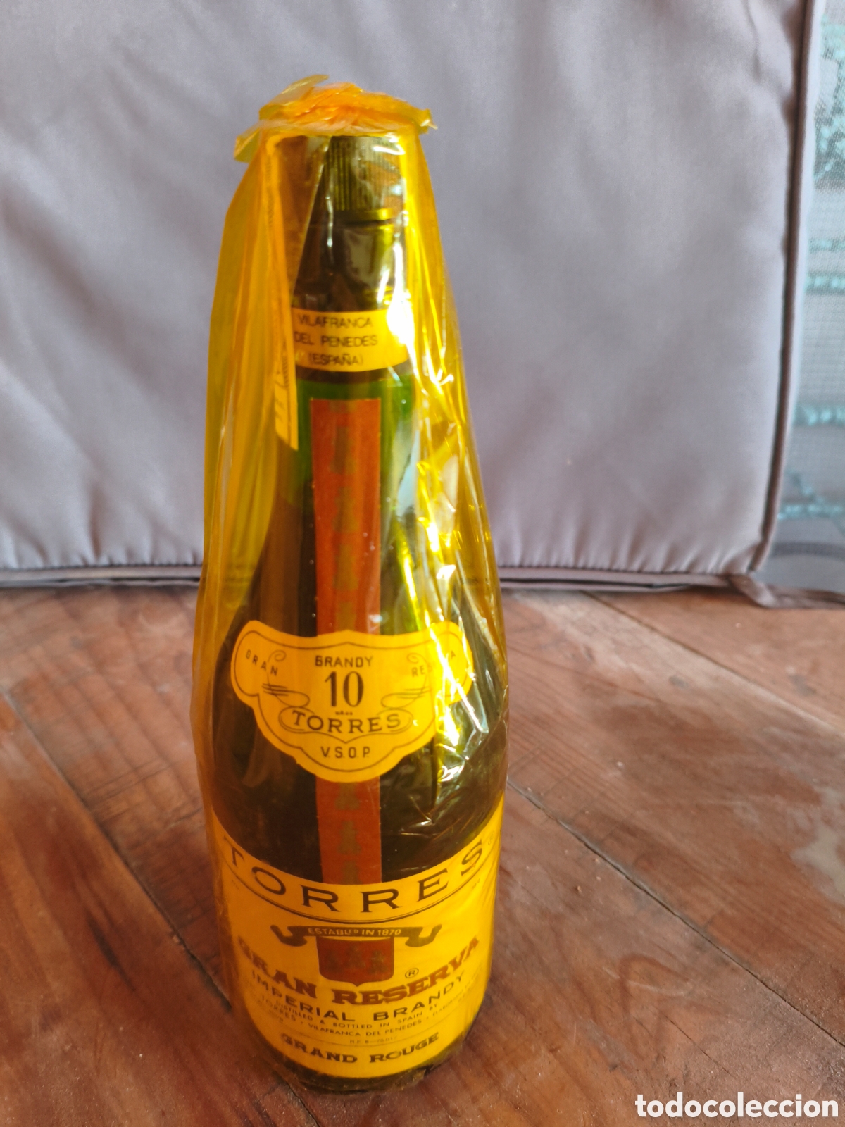 Coleccionismo de vinos y licores: Antigua botella Brandy Torres